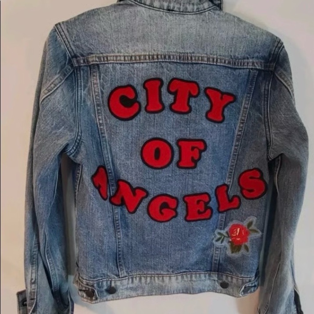 Lucky brand denim jacket.  So cute and stylish. XL